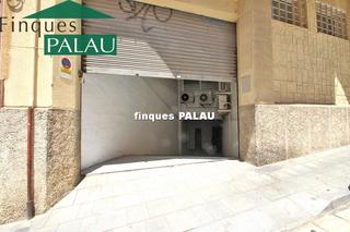 Local Comercial a Centre. Local semi sótano en venta en sant just desvern