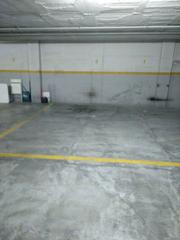 Aparcament cotxe a Centre. Parking en zona centro