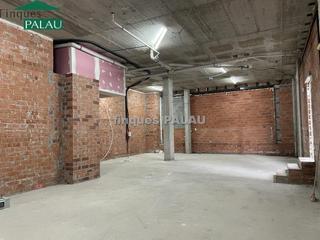 Lloguer Local Comercial a Mas Lluí - Els Miralls. Local esquinero en alquiler obra nueva mas llui