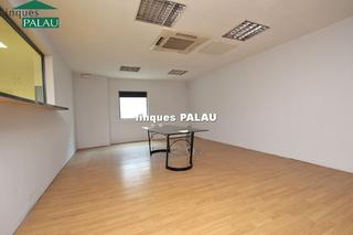 Local Comercial a Centre. Local en venta en sant just desvern