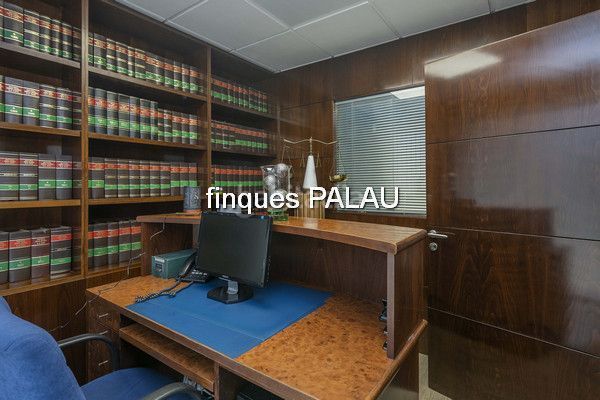 Foto b13d7ece-3e46-46cb-9037-6b6112bd306c. Local comercial a Sant Ramon - Maternitat Barcelona