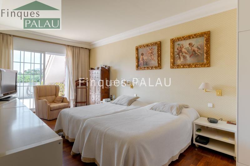 Foto 7710df7b-a236-4586-87a9-477e8ef90c30. Casa amb calefacció aparcament a La Plana-Bellsoleig Sant Just Desvern