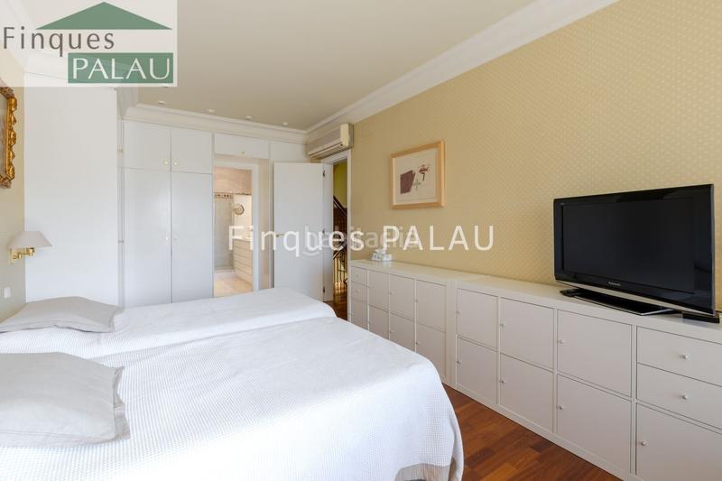 Foto a71c88c5-d2a8-4e99-b299-df9d5470813f. Casa amb calefacció aparcament a La Plana-Bellsoleig Sant Just Desvern