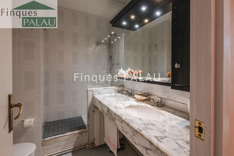 Foto 2ad779ea-5447-40ea-8b5c-252aaf47e19a. Casa  unifamiliar en venta en el centro en Centre Sant Just Desvern