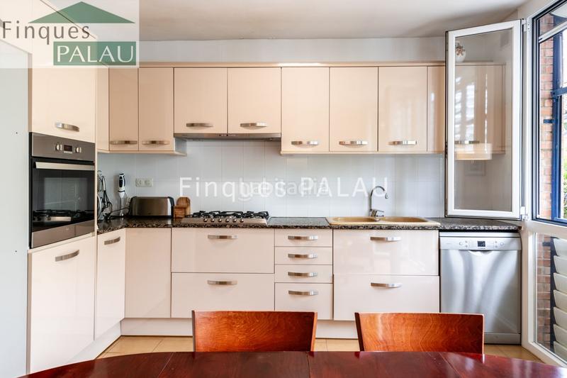 Foto 439854f4-271a-4e96-ab6c-ca3d268a267f. Casa  unifamiliar en venta en el centro en Centre Sant Just Desvern