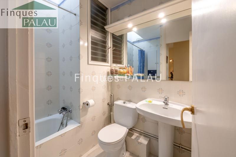 Foto 5da8f610-4cac-4cdd-9fbb-d9e555757d48. Casa  unifamiliar en venta en el centro en Centre Sant Just Desvern