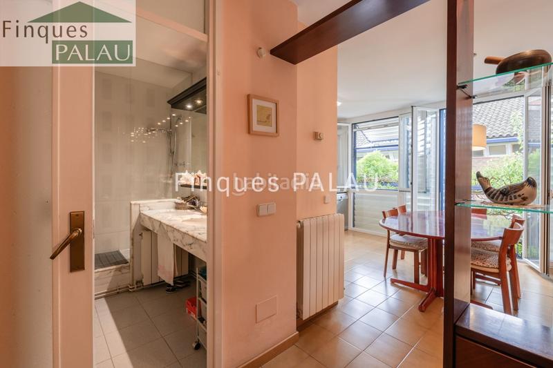 Foto ac98261a-6a0a-4f7a-9c99-3a28e084b08e. Casa  unifamiliar en venta en el centro en Centre Sant Just Desvern