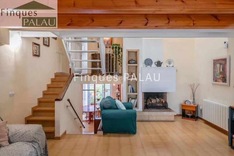 Foto ede511c8-d641-45ba-bf1f-2a320de20ccc. Casa  unifamiliar en venta en el centro en Centre Sant Just Desvern