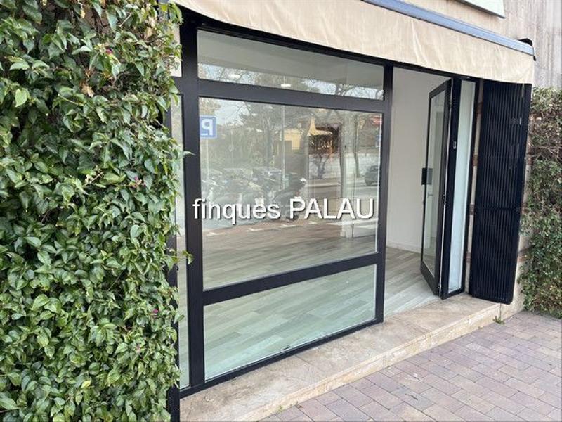 Foto 15c13d6b-30c2-4b1c-93dd-5a21982380dd. Alquiler local comercial en Centre Sant Just Desvern