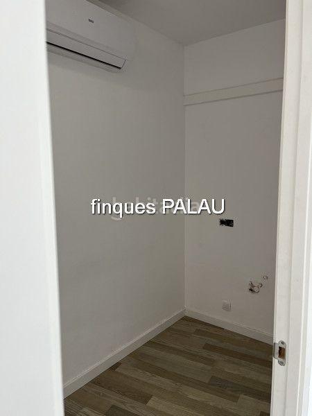 Foto 1a7c3a74-7a68-4df8-acf0-ff371da460da. Alquiler local comercial en Centre Sant Just Desvern
