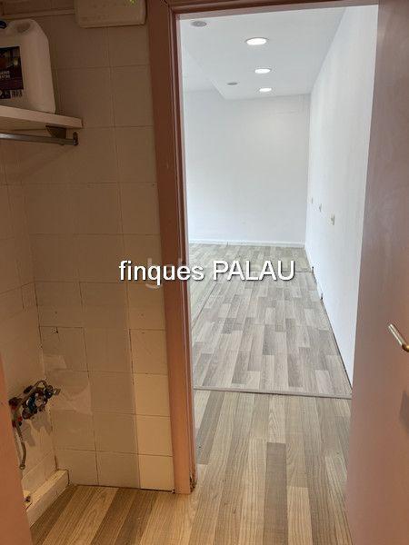 Foto 725def59-c587-463f-b09f-46df074a2887. Alquiler local comercial en Centre Sant Just Desvern