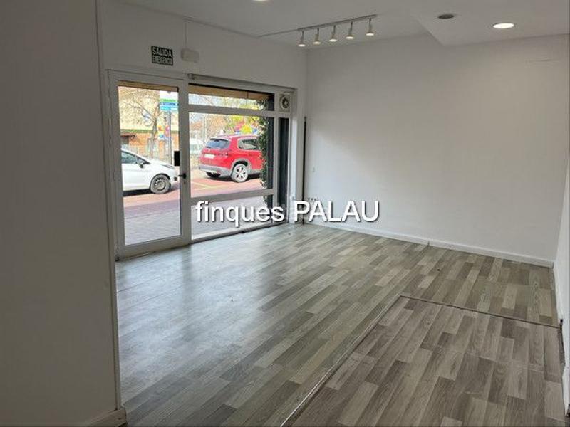 Foto b8ea9526-0f49-42ba-85e2-c6a0d76e9bf5. Alquiler local comercial en Centre Sant Just Desvern