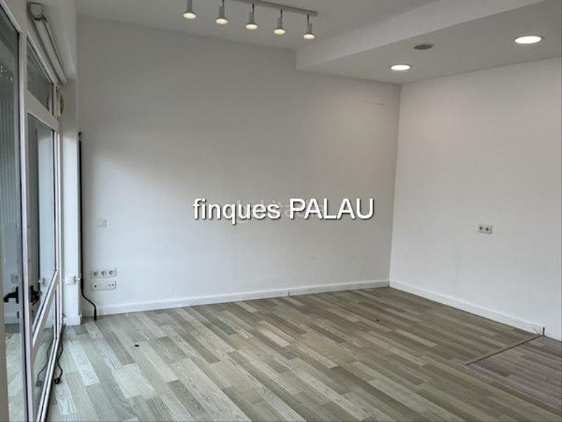 Foto 4d75fbb9-c28a-4486-9a7c-6e09ea05470c. Lloguer local comercial a Centre Sant Just Desvern