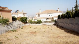 Terreny residencial  Calle trevenque. Terreno en venta en calle trevenque