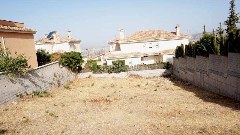 Foto 35e4b2f7-d569-42c4-9388-794ec45dff39. Terreno residencial terreno en venta en calle trevenque en Monachil