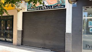 Locale commerciale in Calle Fontiveros 42
