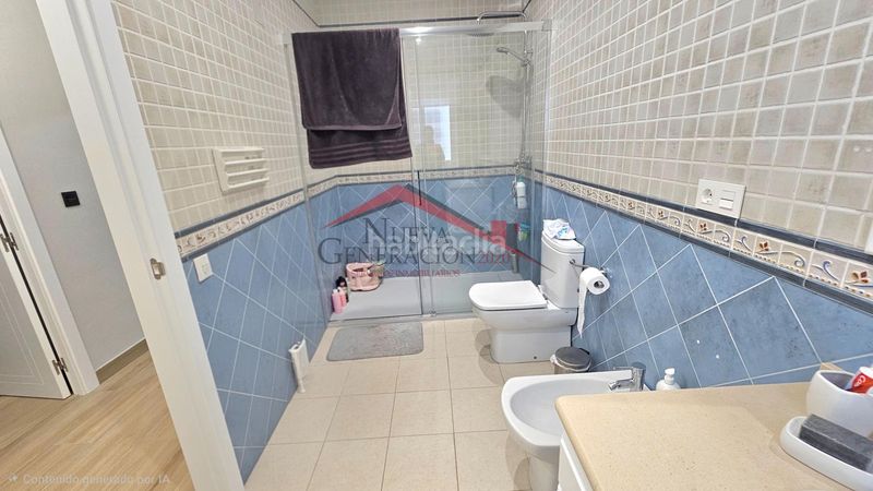 Foto b5e1286a-e3ff-4cf0-a625-6adaab0dfaad. Piso  reformado en Conil Conil de la Frontera