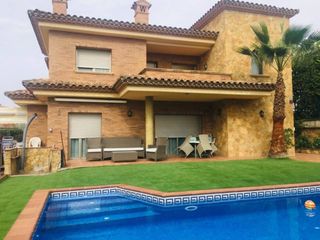 Casa  Fanals. Casa unifamiliar en venta en castell d'aro