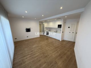 Location Appartement  Calle arquímedes. Piso seminuevo de 2 habitaciones con parking en ca naurell