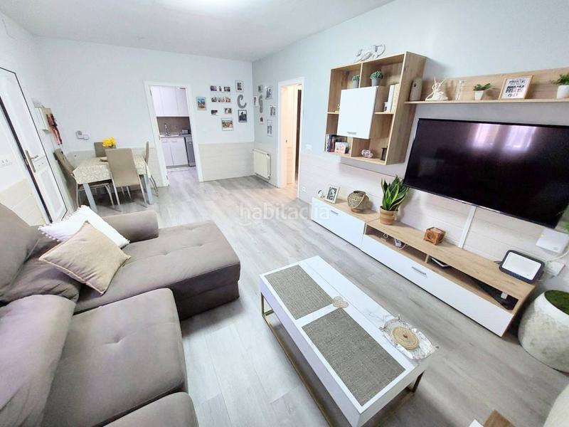 Foto c9041e03-cc82-4f6c-bf7e-aecf83208867. Chalet torre reformada , en una sola planta, muy funcional en Abrera