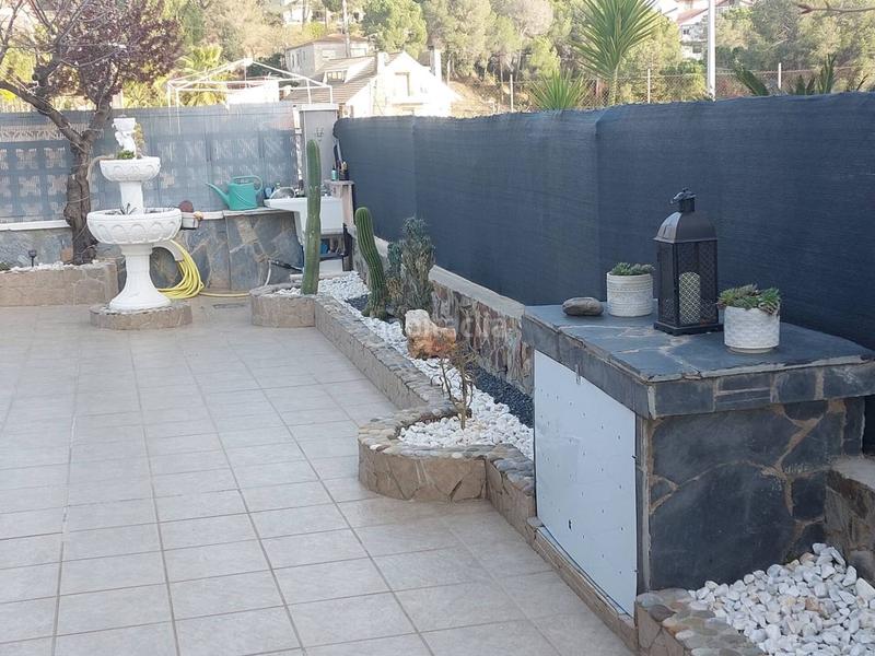 Foto d9ddda5e-6031-4acf-9a79-fddfd751379a. Chalet torre reformada , en una sola planta, muy funcional en Abrera