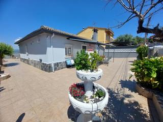 Chalet en Abrera. Torre reformada en abrera,  en una sola planta,muy funcional