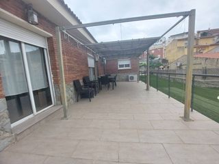 Chalet in Viladecavalls. Casas en viladecavalls, inigualable, precio único por 2 casas