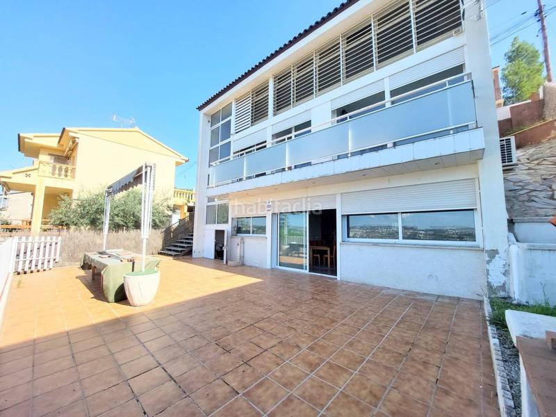 Foto 0d01a54d-c43f-4ef8-aa77-2d5d3112a825. Chalet torre con piscina, grandes vistas despejadas a montserrat. en Abrera