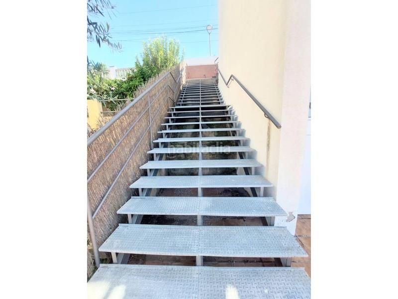 Foto 1aa4113d-f0d6-4088-951e-3c33de98cc12. Chalet torre con piscina, grandes vistas despejadas a montserrat. en Abrera