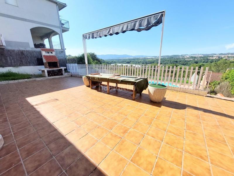 Foto b1896ff5-a180-4192-84c3-f16e38363a37. Chalet torre con piscina, grandes vistas despejadas a montserrat. en Abrera