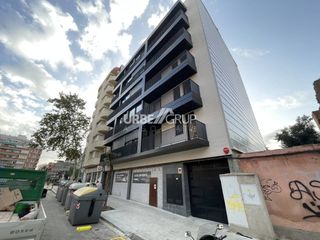 Location Appartement  Avenida abat marcet. Piso nuevo a estrenar de 3 habitaciones con piscina en abat marc