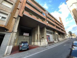 Car parking  Francesc oller. Plaza de parking en venta en pere parres
