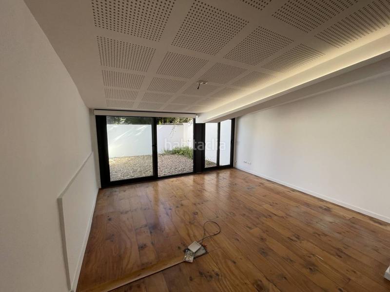 Foto 14a7bbb5-8d2e-4bd3-ac62-6ff719a064ba. Alquiler local comercial gran local comercial en la font vella en Terrassa