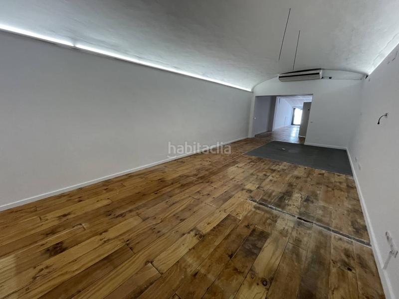 Foto 4acdc6db-9130-4521-82ae-6495a2c892dc. Alquiler local comercial gran local comercial en la font vella en Terrassa
