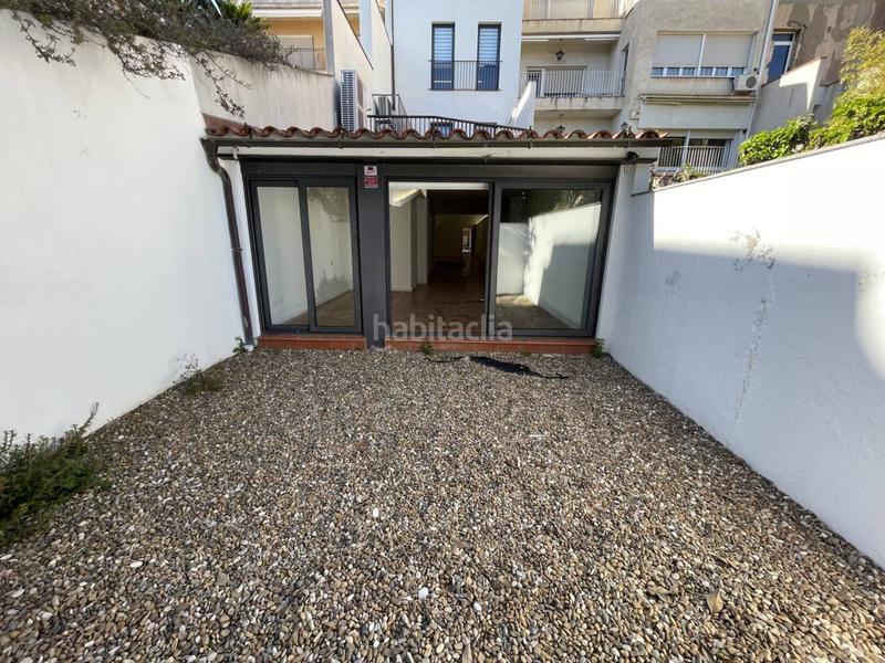 Foto 908a803d-e076-498e-b77f-2ae9dd7a8b46. Alquiler local comercial gran local comercial en la font vella en Terrassa