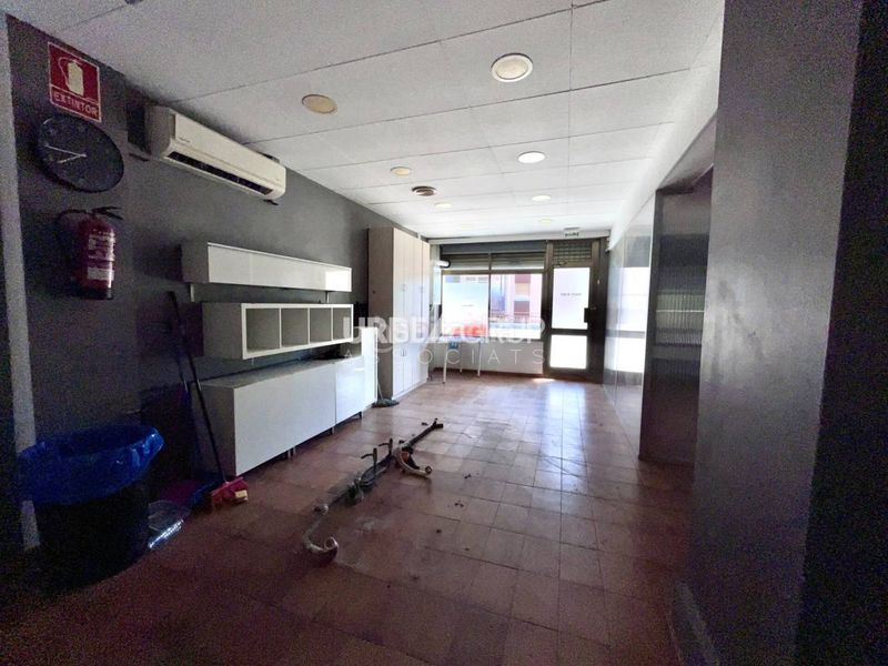 Foto 1f0d3b76-1902-4bc3-a83a-bb970e4df6a5. Local comercial a Martorell
