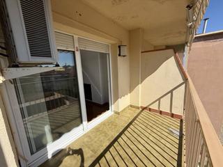 Appartement à Ca n'Aurell. Piso can aurel , 4 habitaciones, 2 trasteros y parking incluido