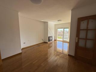 Appartement à Ca n'Aurell. Piso en can aurell , 4 habitaciones y parking incluido