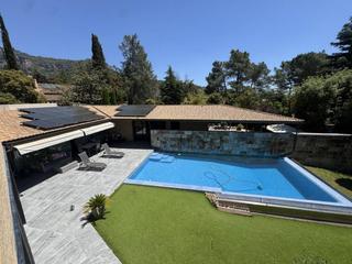Lloguer Casa a Matadepera. Casa de diseño de 6 habitaciones y cuatro baños con piscina en m