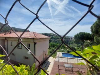 Chalet à Can Vinyals. Torre en esparraguera, posibilidad de hacer 2 viviendas independ