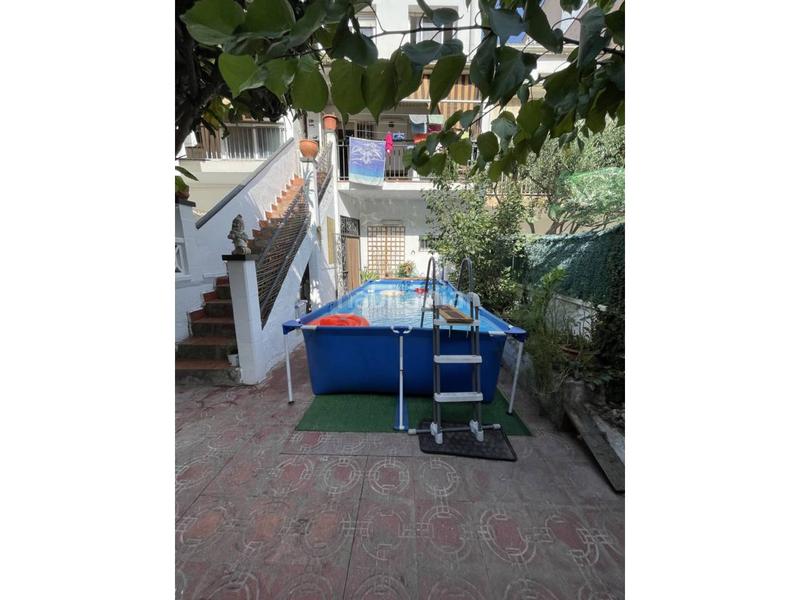 Foto 4dfaf296-588e-467b-a9a5-d2ef7529d9e3. Casa pareada zona can fatjó. casa de 3 plantas, 4 habitaciones con garaje y patio. en Rubí