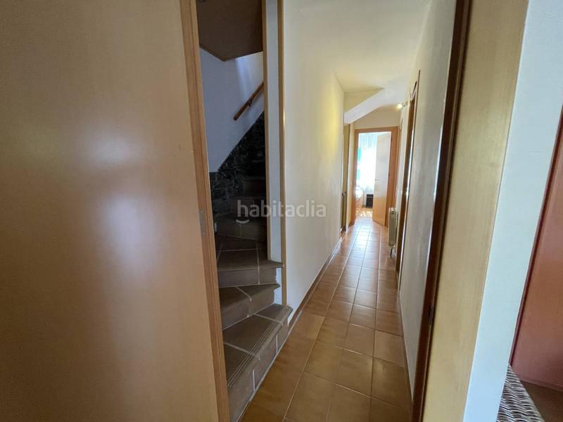 Foto de1e7413-1c10-42a2-b1ff-f53035193c38. Casa pareada zona can fatjó. casa de 3 plantas, 4 habitaciones con garaje y patio. en Rubí
