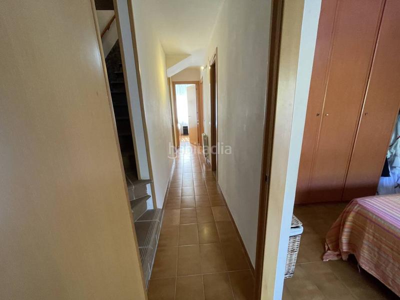 Foto f388ffab-0a4d-4952-9eef-b4fe265fbcc6. Casa pareada zona can fatjó. casa de 3 plantas, 4 habitaciones con garaje y patio. en Rubí