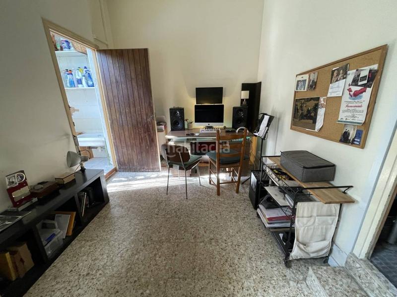 Foto f9b92f58-78d4-4ed3-bcfe-276b8013fd71. Casa pareada zona can fatjó. casa de 3 plantas, 4 habitaciones con garaje y patio. en Rubí