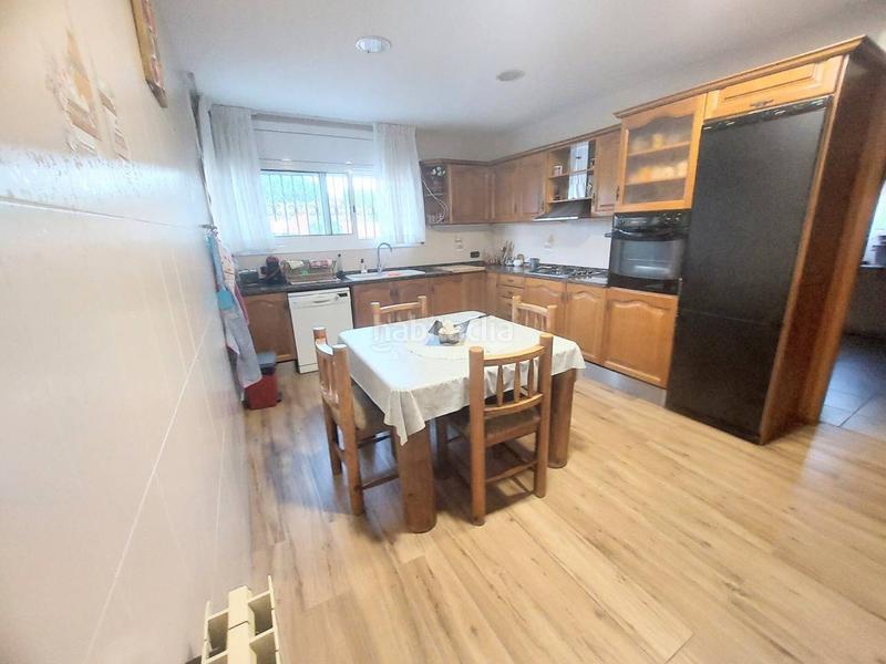 Foto b6f07ced-d466-4557-96d4-1ea47d43db1a. Chalet torre bifamiliar en esparraguera, urbanizacion mas den gall en Esparreguera