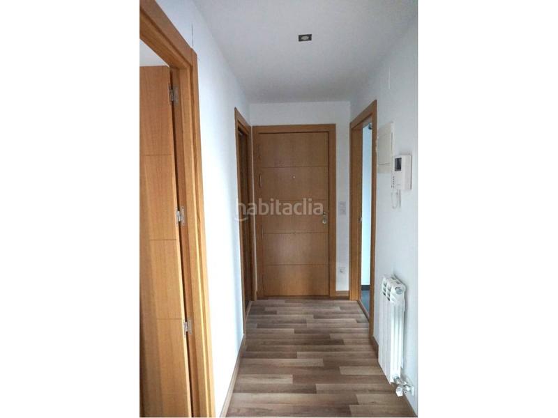 Foto 7b67b571-7f12-48c9-aee8-e72eaaa08bf9. Piso torressana fantastico piso de 2 habitaciones con pk trastero con piscina comunitaria en Terrassa
