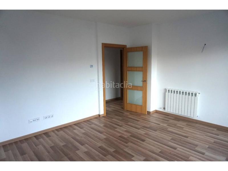 Foto 8daba291-4088-464c-b9ac-a6e455f98585. Piso torressana fantastico piso de 2 habitaciones con pk trastero con piscina comunitaria en Terrassa