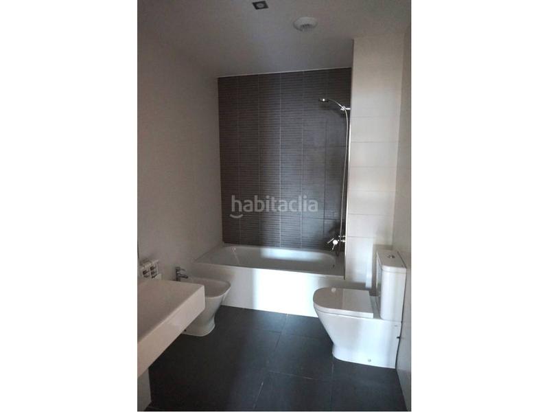 Foto 99f3004a-221b-4988-ad92-596812c93ab3. Piso torressana fantastico piso de 2 habitaciones con pk trastero con piscina comunitaria en Terrassa
