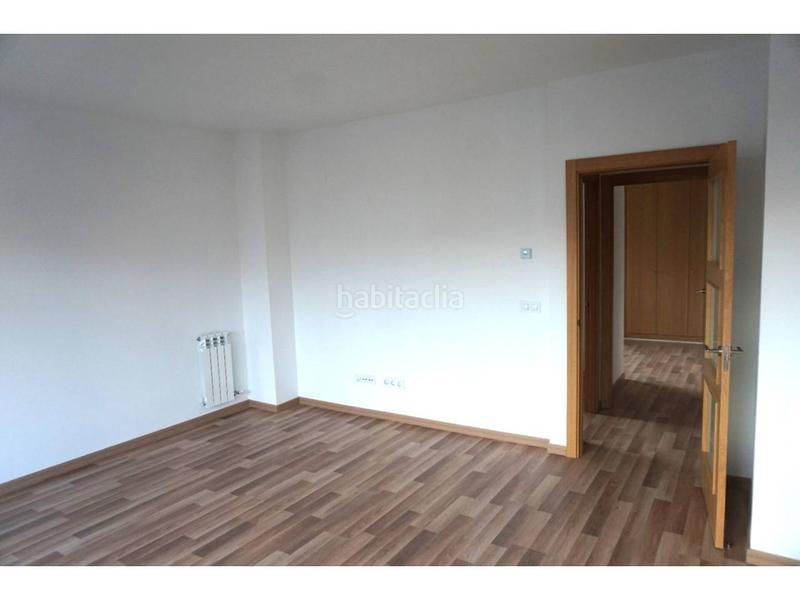 Foto c56f4ea1-6b47-404b-acc9-fd0ab4f6960d. Piso torressana fantastico piso de 2 habitaciones con pk trastero con piscina comunitaria en Terrassa