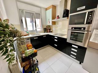 Appartement à Ca n'Aurell. Piso de ambar de 3 habitaciones en can aurell